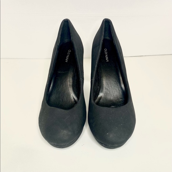 Old Navy Round Toe Black Suede Pump Heels - Picture 1 of 3